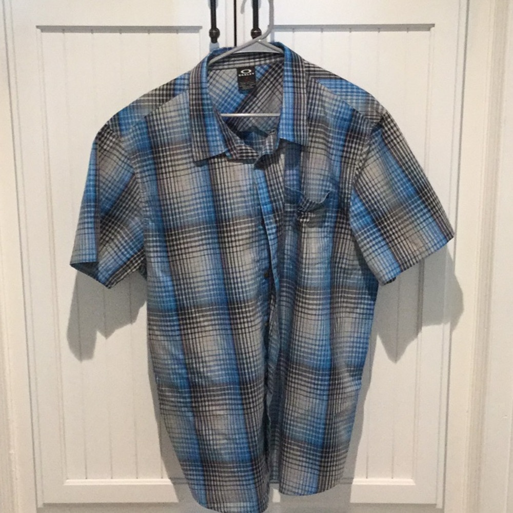 Oakley shirt